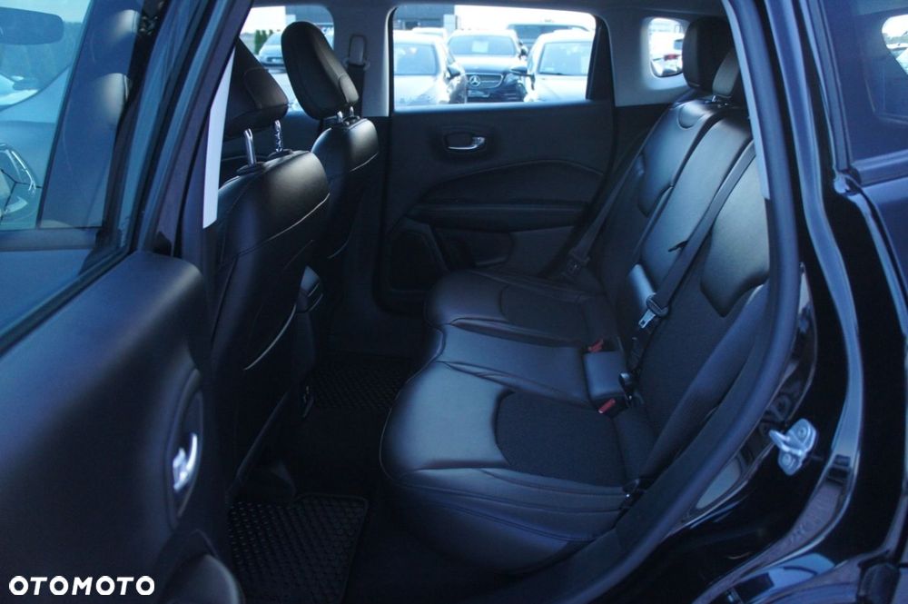 Jeep Compass - 17