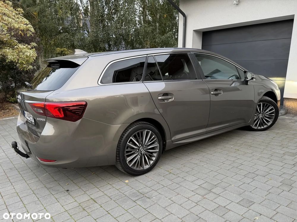 Toyota Avensis Touring Sports 1.8 Executive - 19