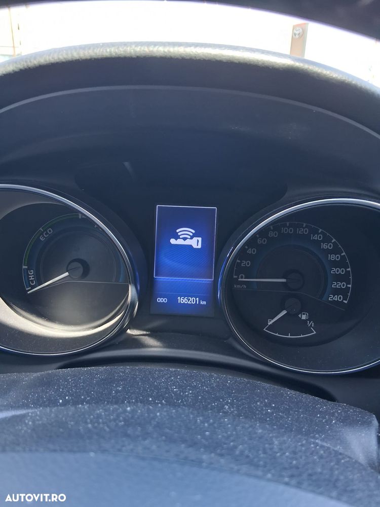 Toyota Auris 1.8 L VVT-i Sol + - 9