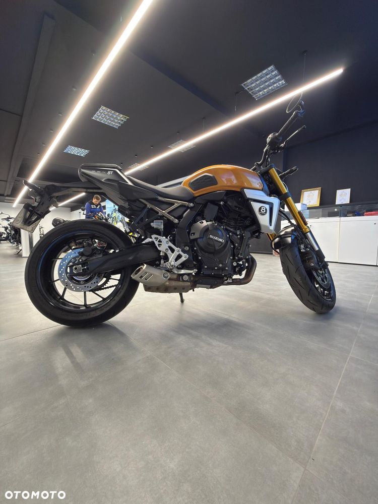 Suzuki GSX - 3