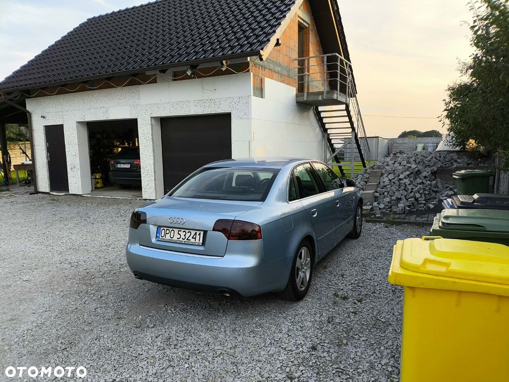 Audi A4 Limousine - 5