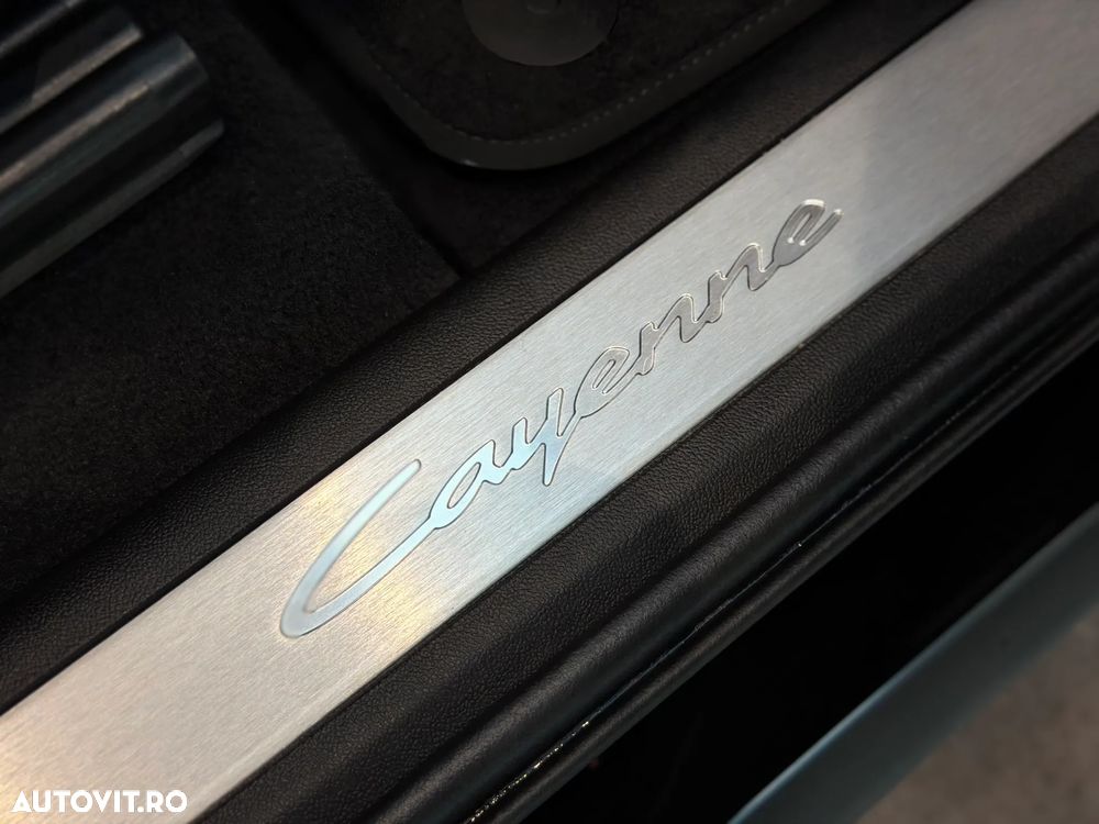 Porsche Cayenne Standard - 34