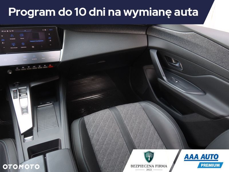 Peugeot 408 - 10