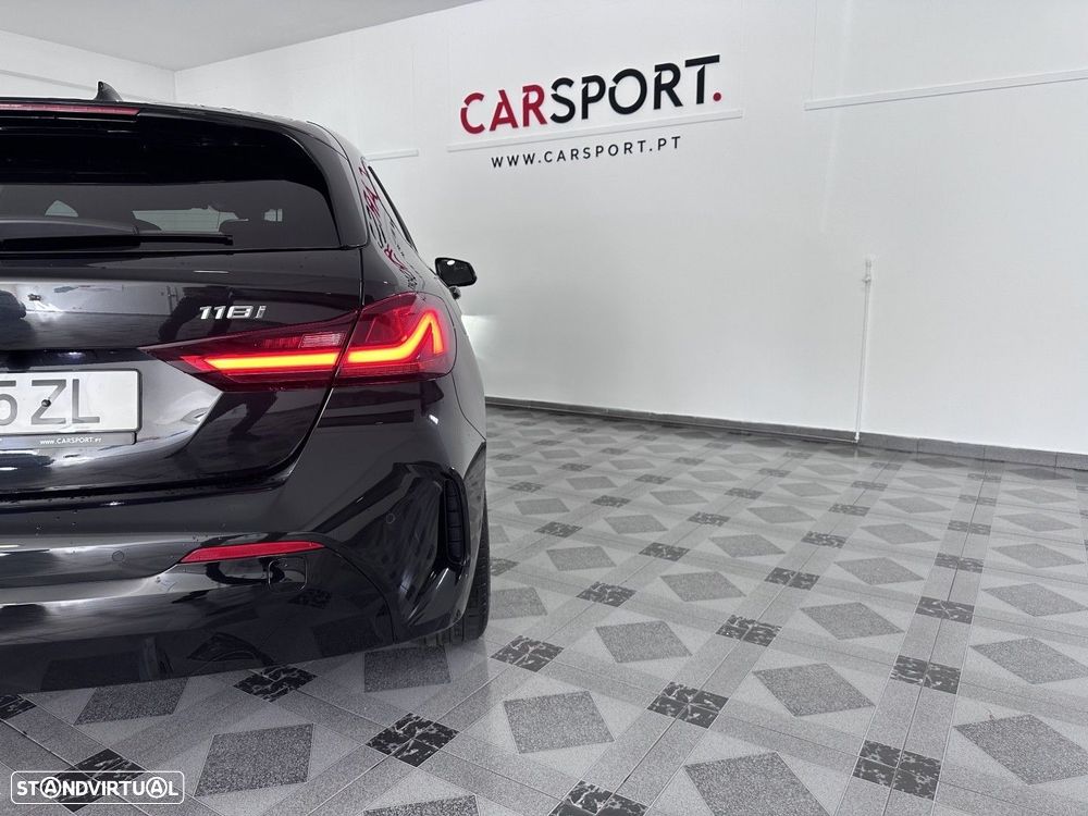 BMW 118 i Pack Desportivo M Auto - 9