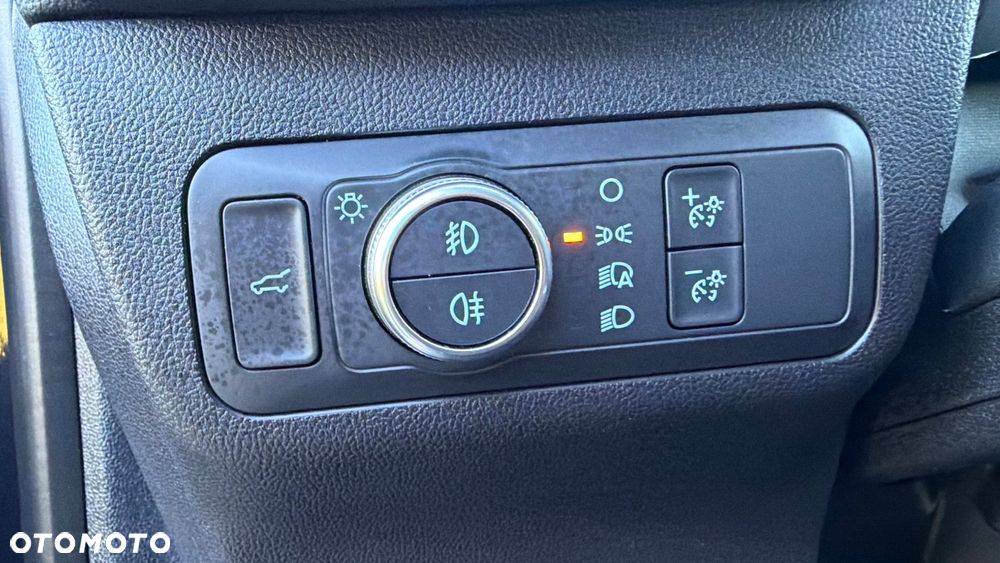 Ford Kuga - 28