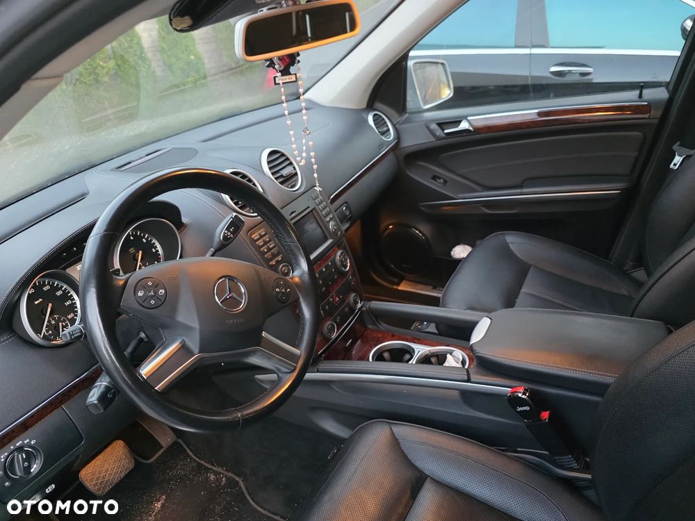 Mercedes-Benz GL 450 4Matic 7G-TRONIC - 11