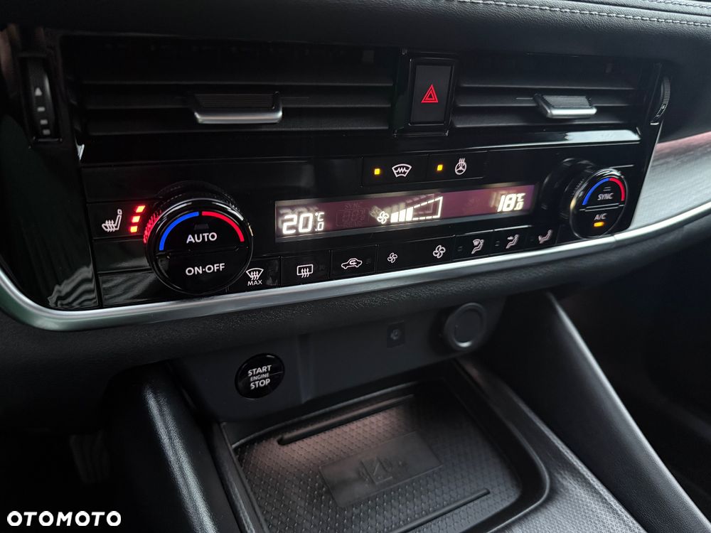 Nissan Qashqai 1.3 DIG-T MHEV Xtronic Tekna - 32