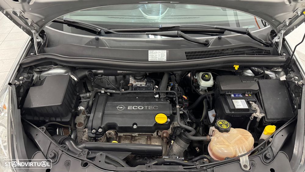 Opel Corsa 1.2 Black Edition - 34