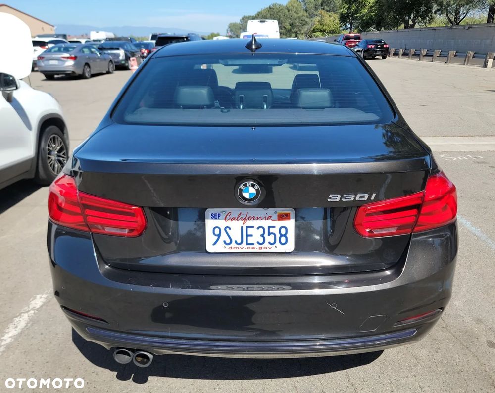 BMW Seria 3 330i Edition Luxury Line Purity - 5