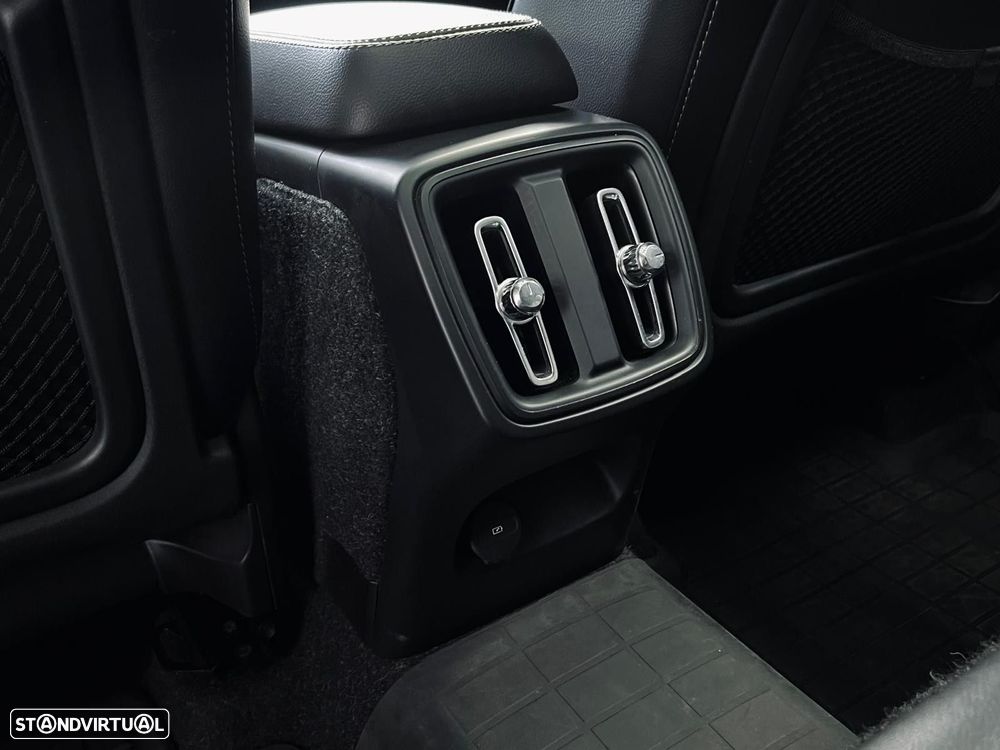 Volvo XC 40 2.0 D3 R-Design Geartronic - 51