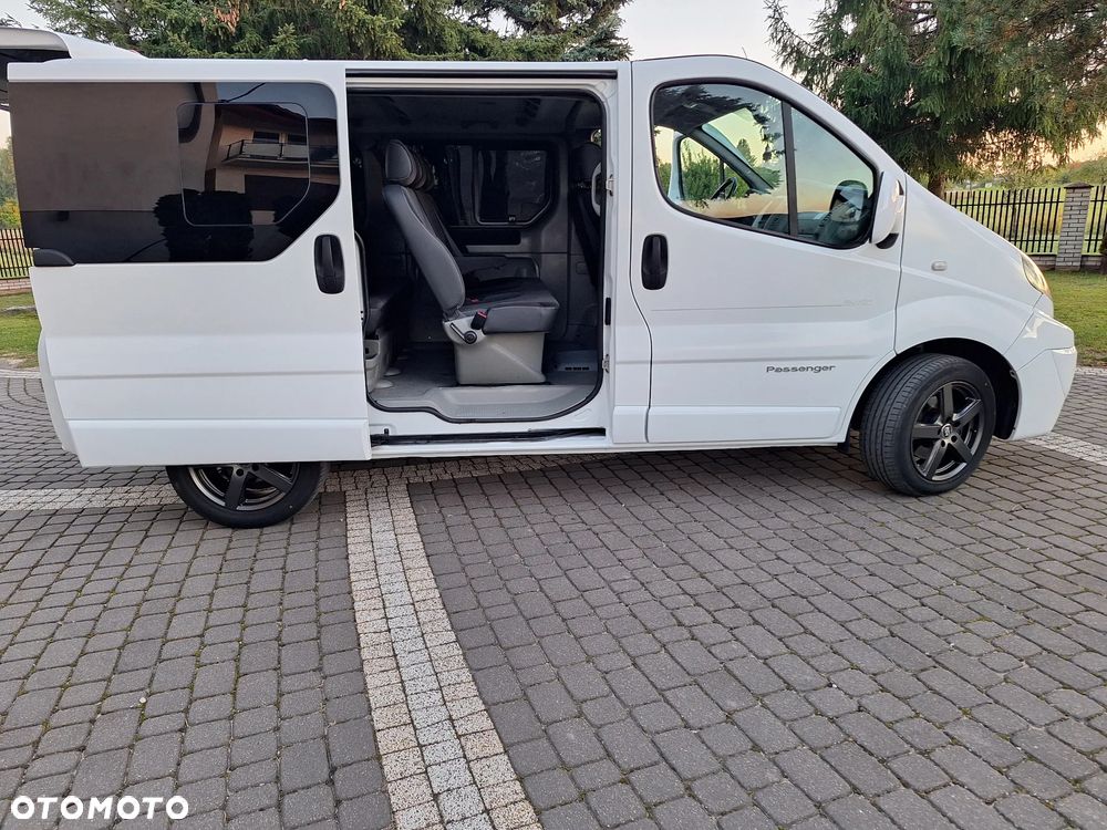 Renault Trafic FAP Passenger Black Edition - 16