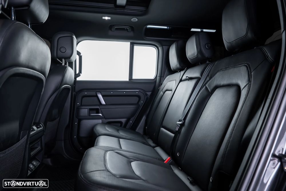 Land Rover Defender 2.0 P400e 110 AWD X-Dynamic HSE - 37