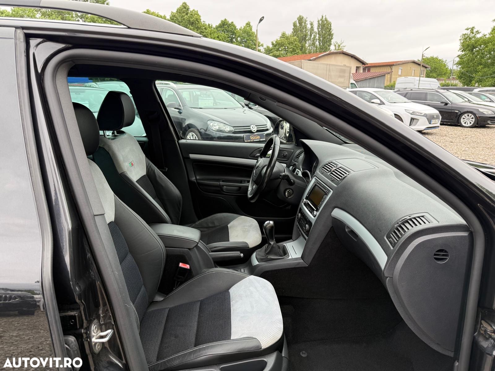 Skoda Octavia 2.0 FSI Turbo RS - 17
