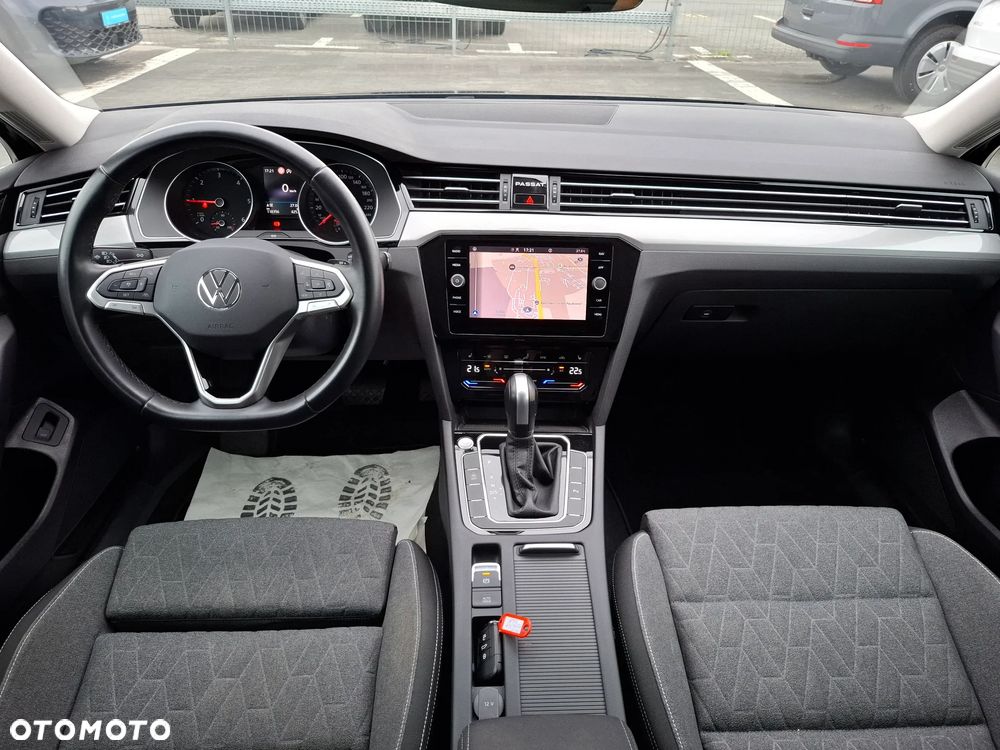 Volkswagen Passat Variant 2.0 TDI EVO Business DSG - 9
