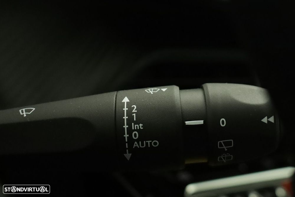Peugeot 2008 1.2 PureTech Allure - 19
