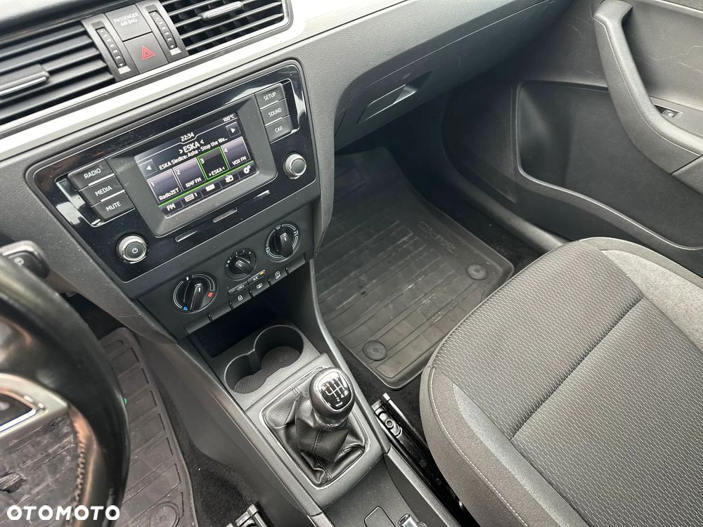 Skoda RAPID 1.2 TSI Ambition - 16