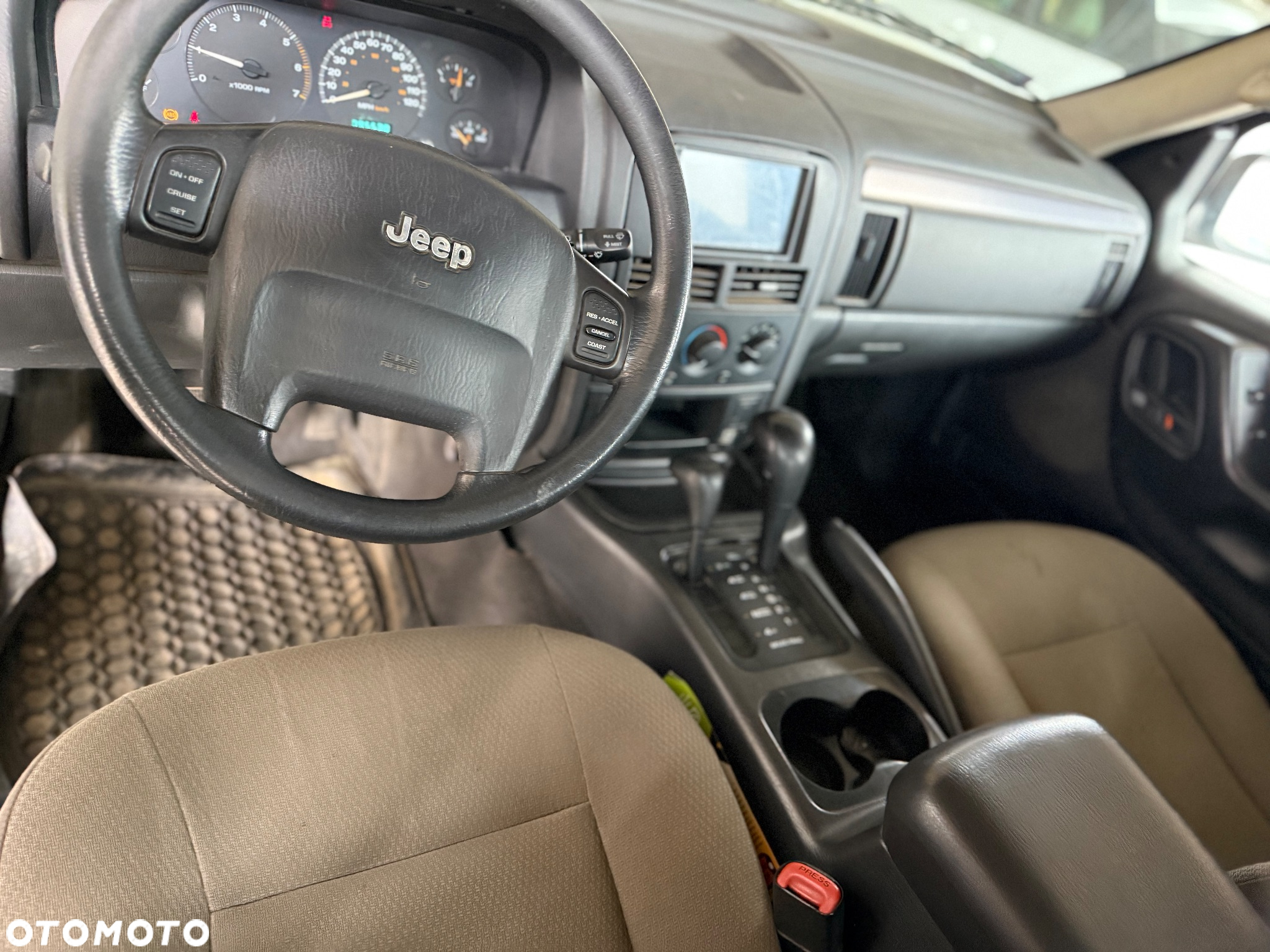 Jeep Grand Cherokee 4.0 Laredo - 8