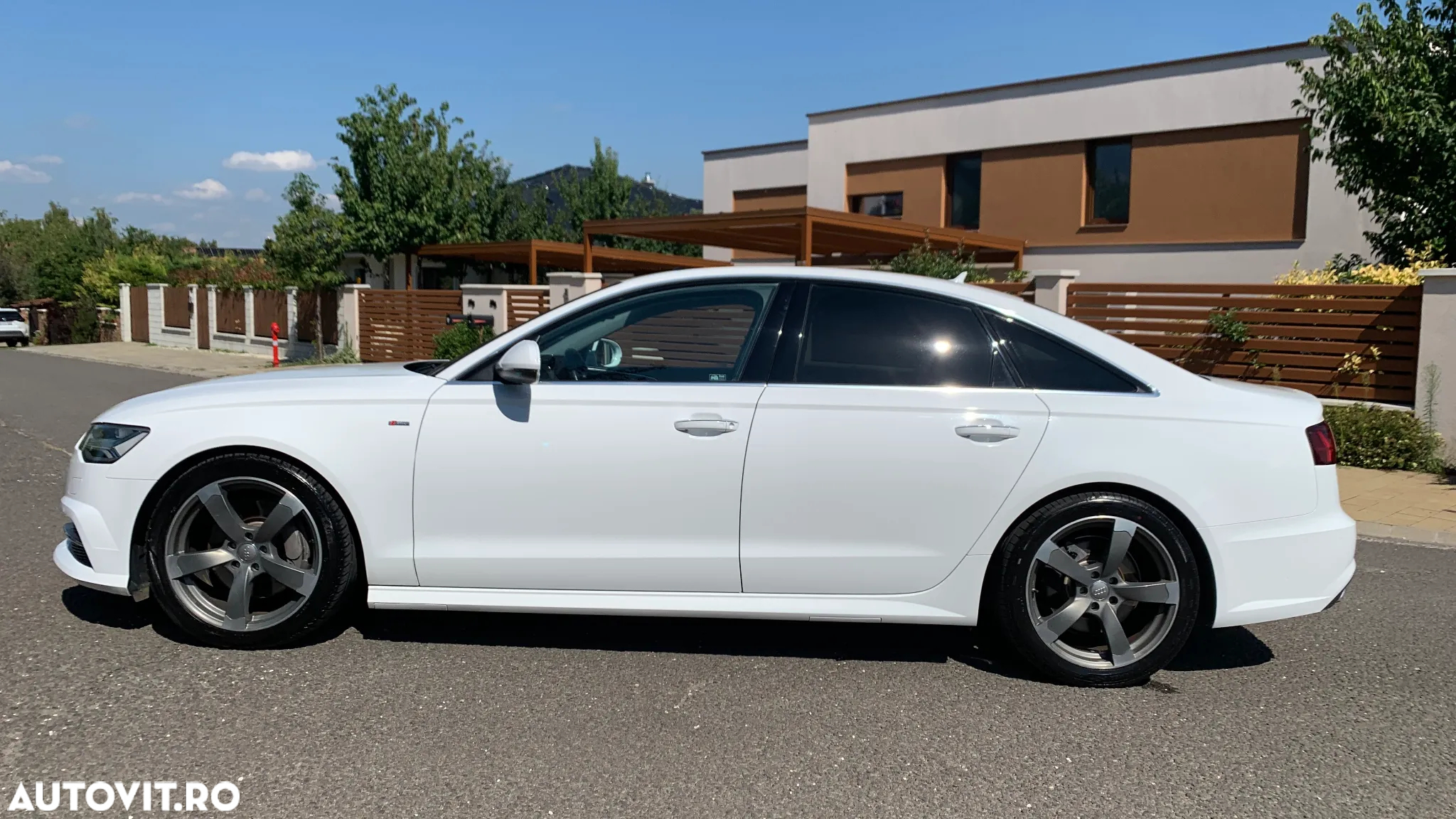 Audi A6 Avant 3.0 TDI quattro S tronic - 4