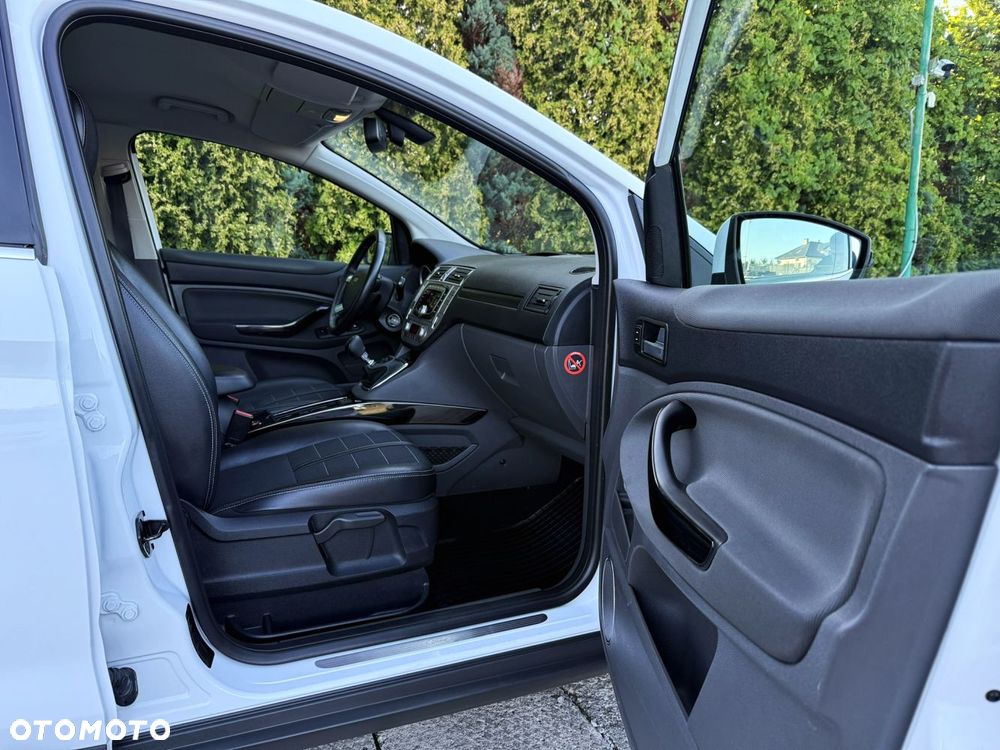 Ford Kuga - 34