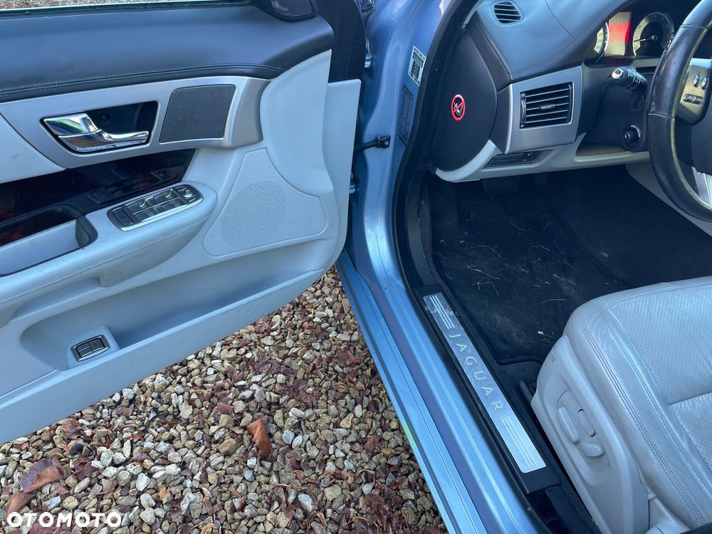 Jaguar XF - 15
