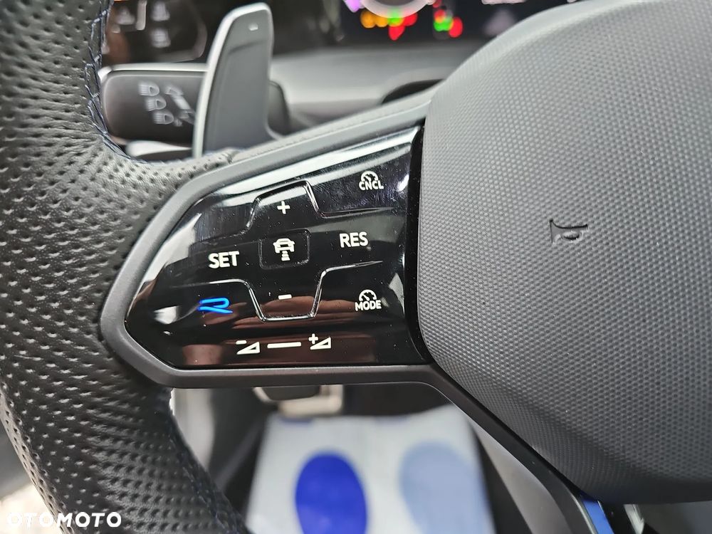 Volkswagen Golf 2.0 TSI 4Motion R DSG - 17
