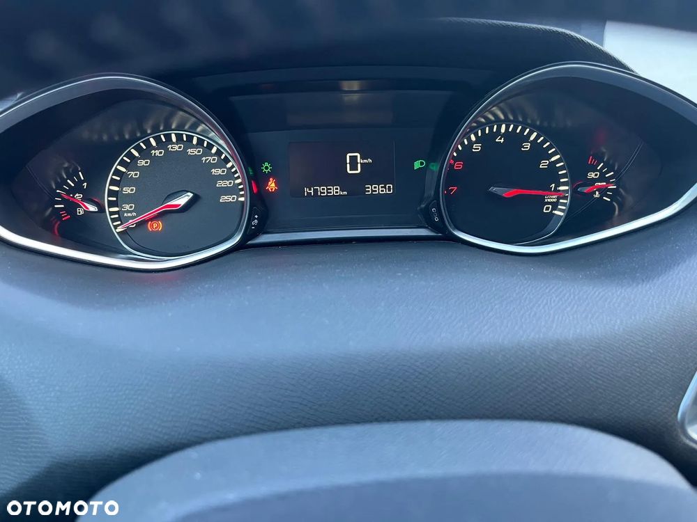 Peugeot 308 SW 1.2 PureTech Allure S&S - 16