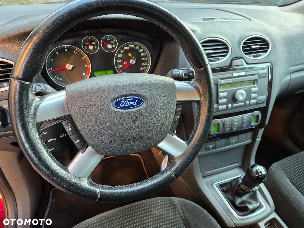 Ford Focus 1.6 16V Ghia - 19