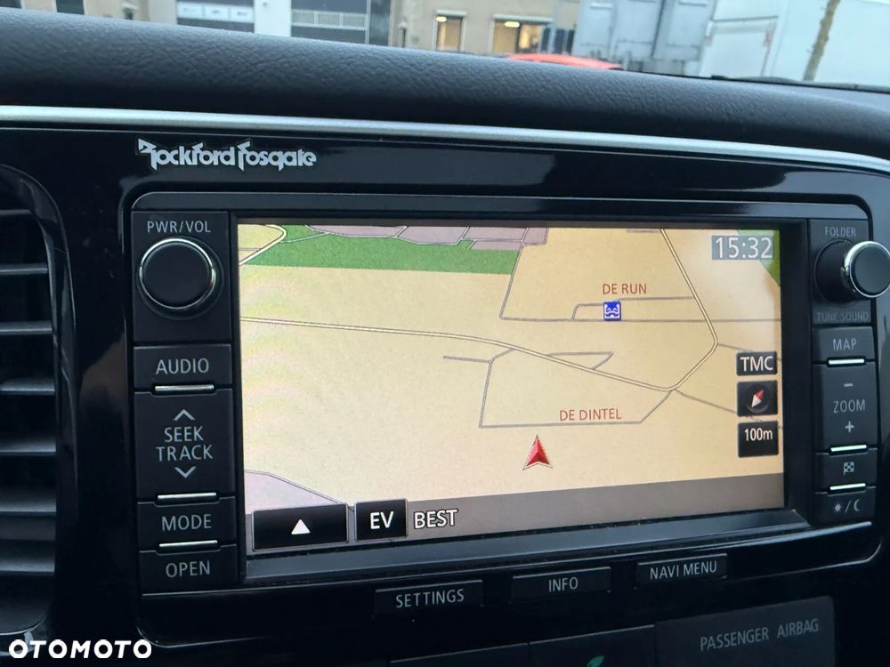 Mitsubishi Outlander - 23