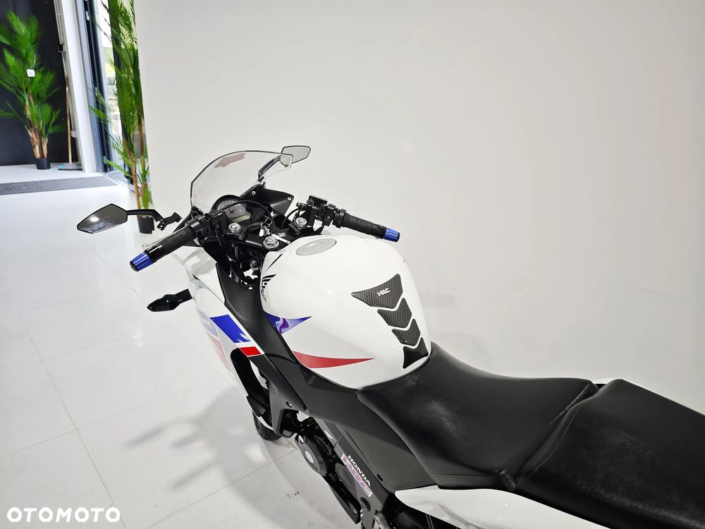 Honda CBR - 11