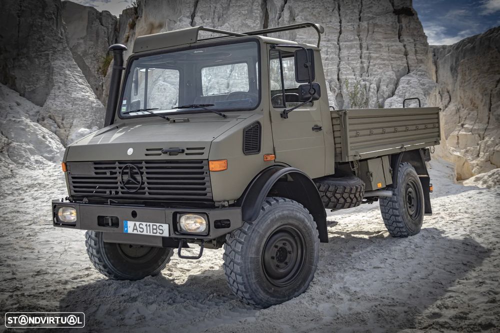Mercedes Benz Unimog - 21