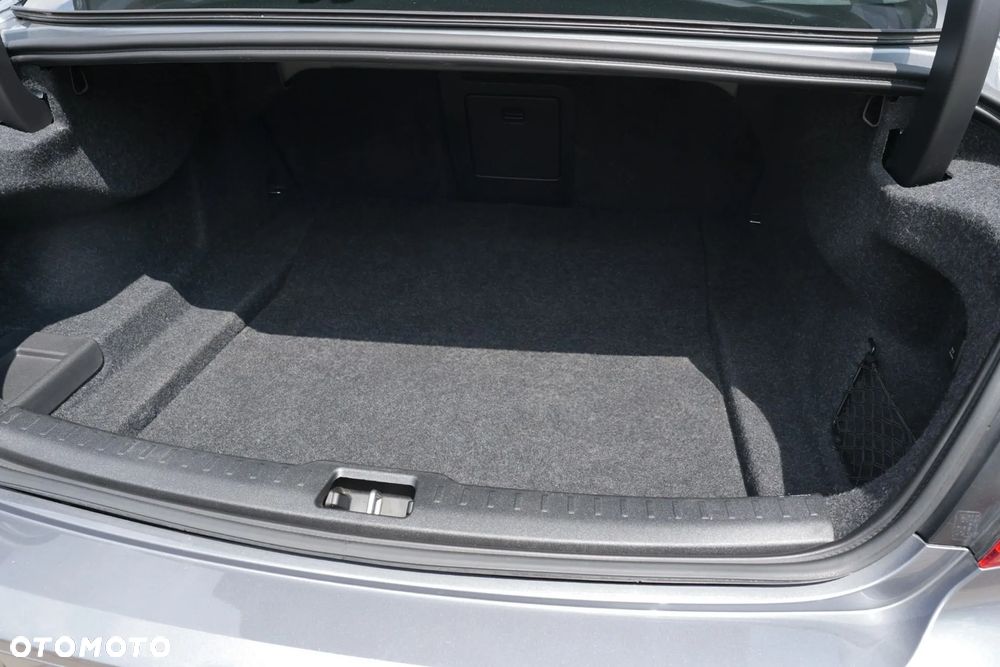 Volvo S60 T5 R-Design - 23