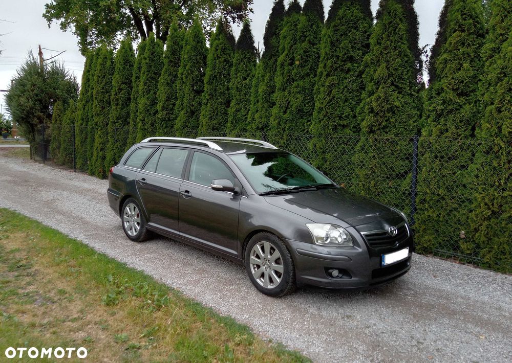 Toyota Avensis - 4