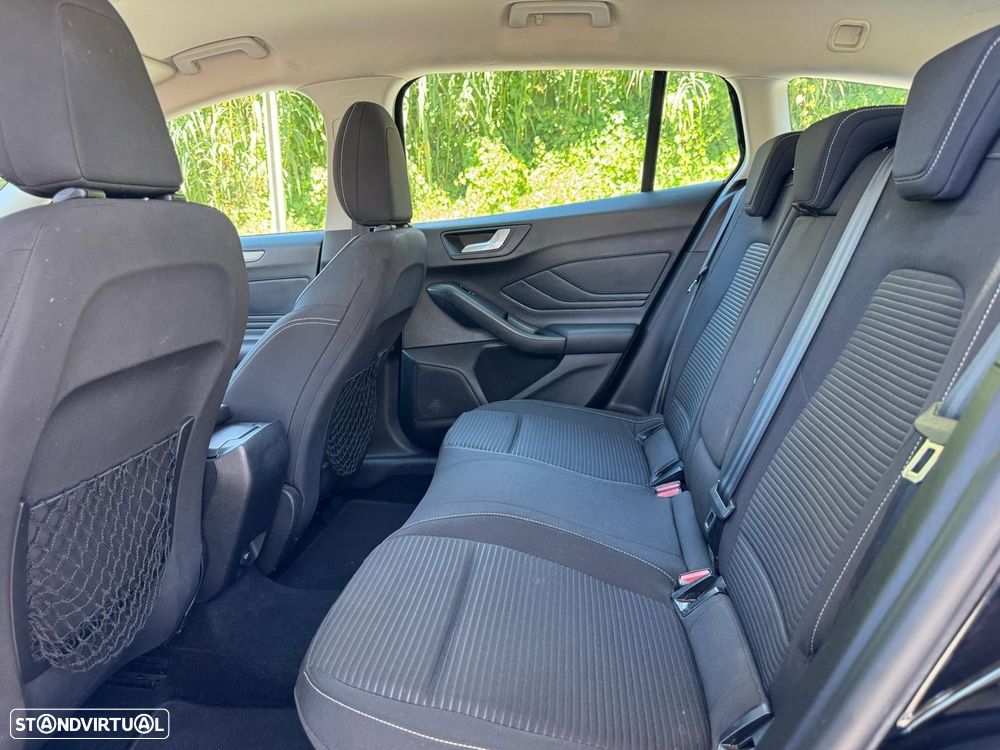 Ford Focus SW 1.5 TDCi EcoBlue Titanium - 23