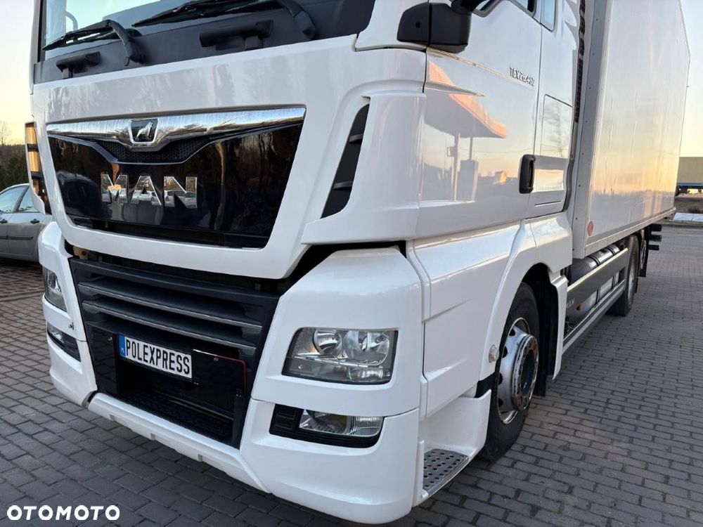 MAN TGX 26.460 KONTENER 8,2M 20EP XXL KABINA - 11
