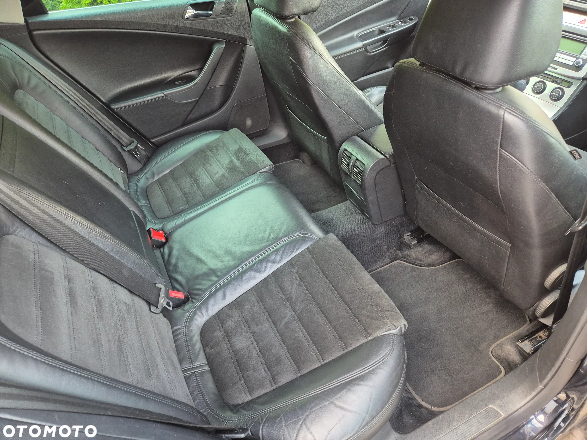 Volkswagen Passat 2.0 TDI Highline - 17