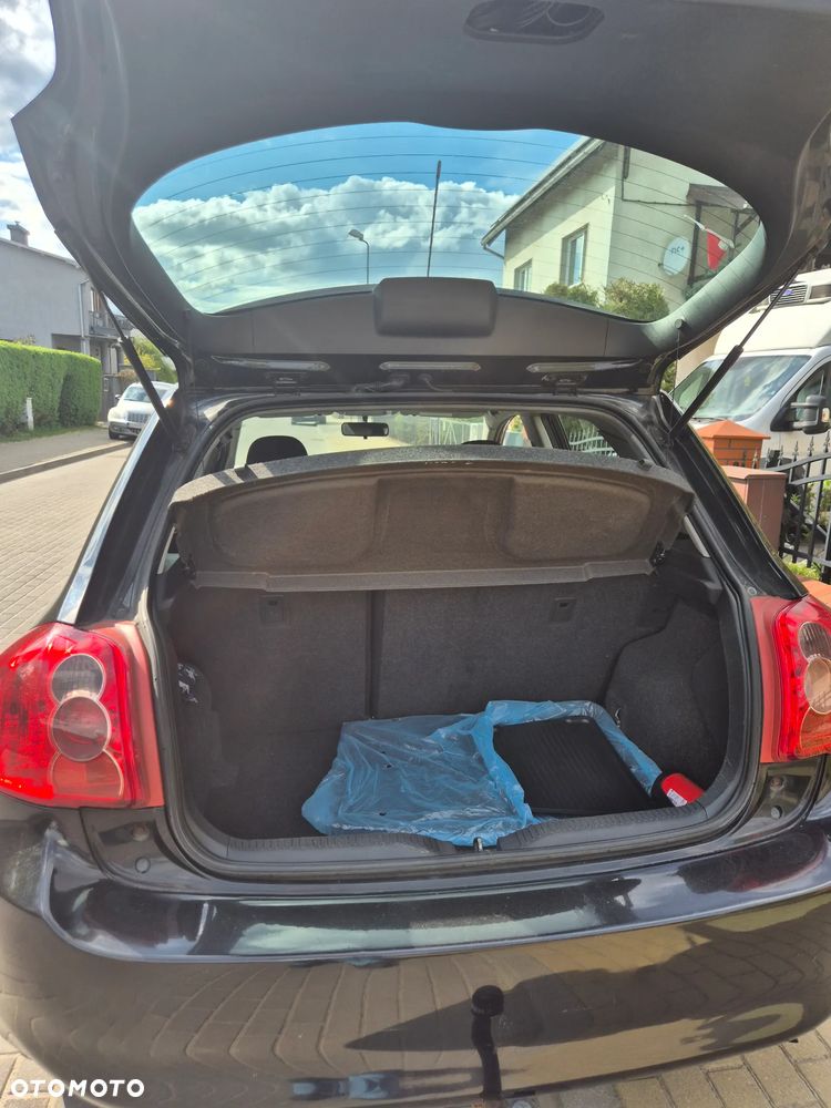 Toyota Auris 1.6 VVT-i Executive - 9