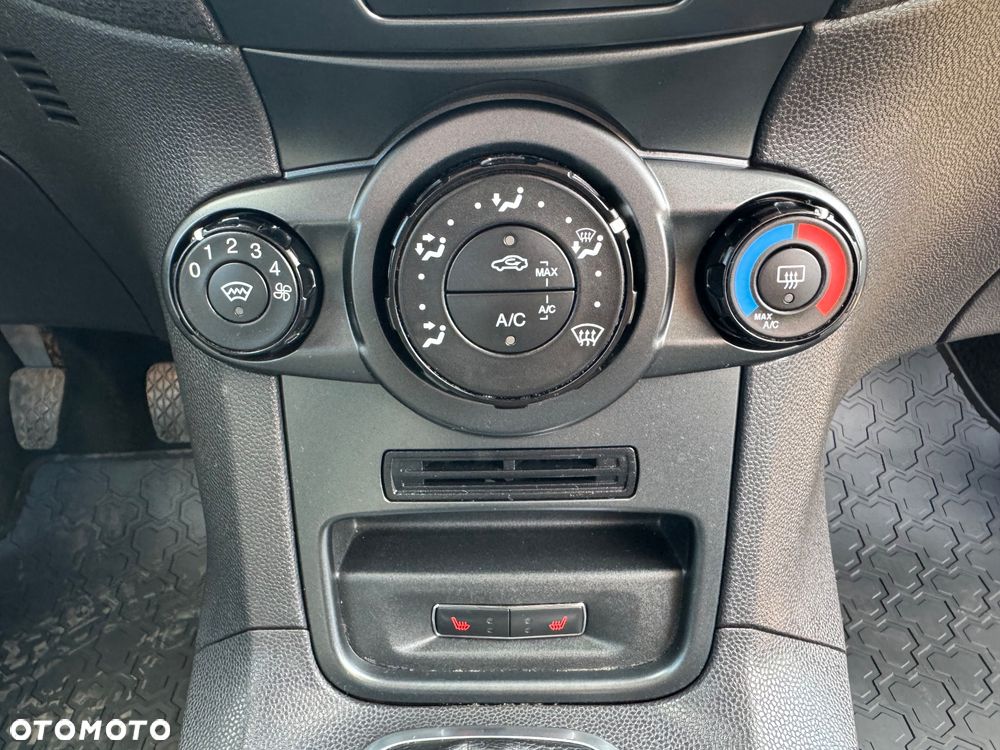 Ford Fiesta - 26