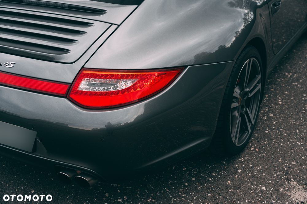 Porsche 911 Carrera 4S PDK - 25