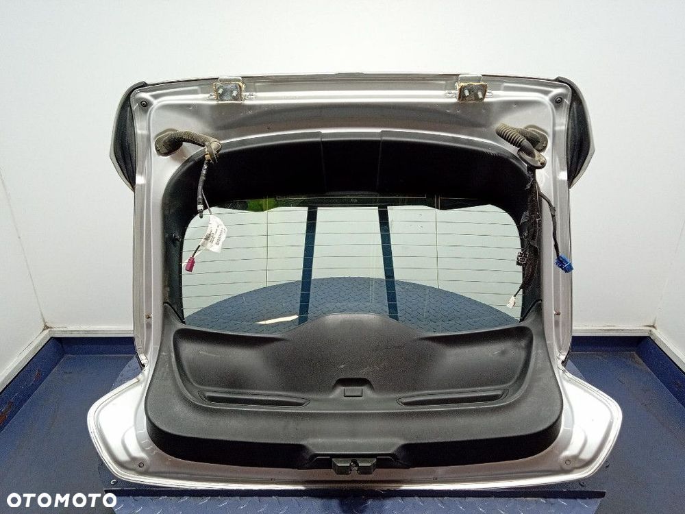 VOLVO V40 II LIFT 16- TYLNA KLAPA BAGAŻNIKA  711 BRIGHT SILVER - 9
