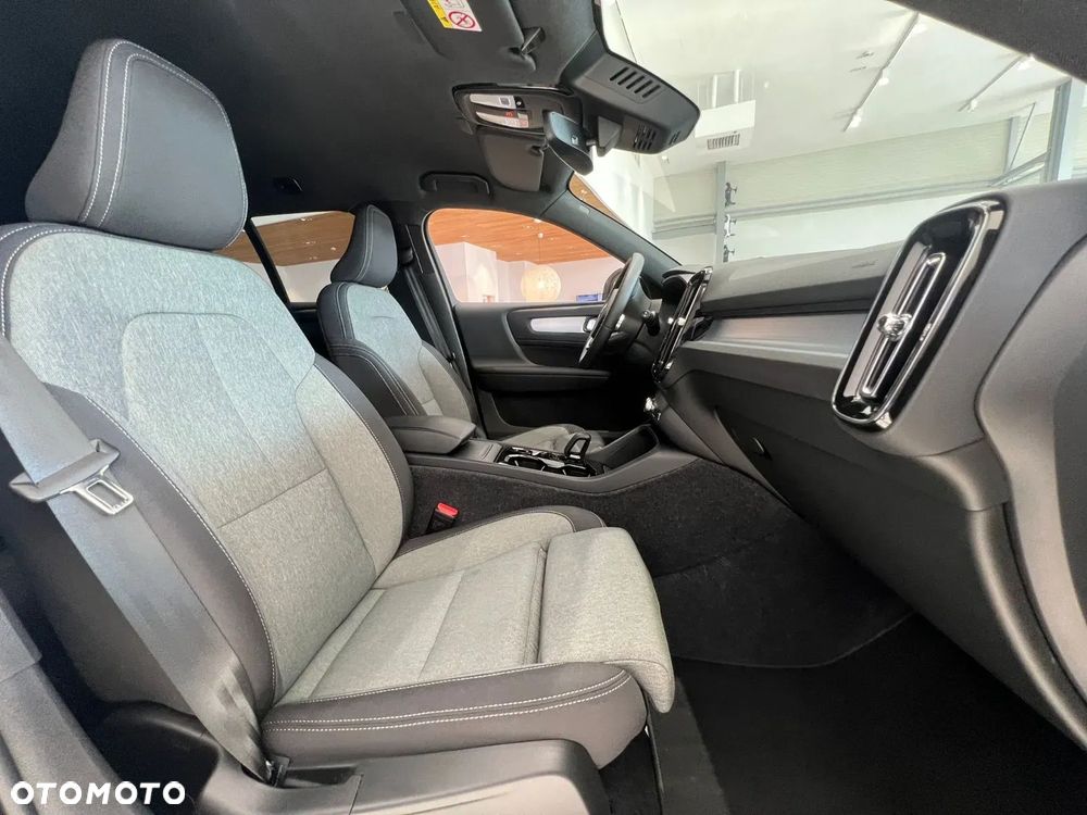 Volvo XC 40 B4 AWD Plus Dark - 20