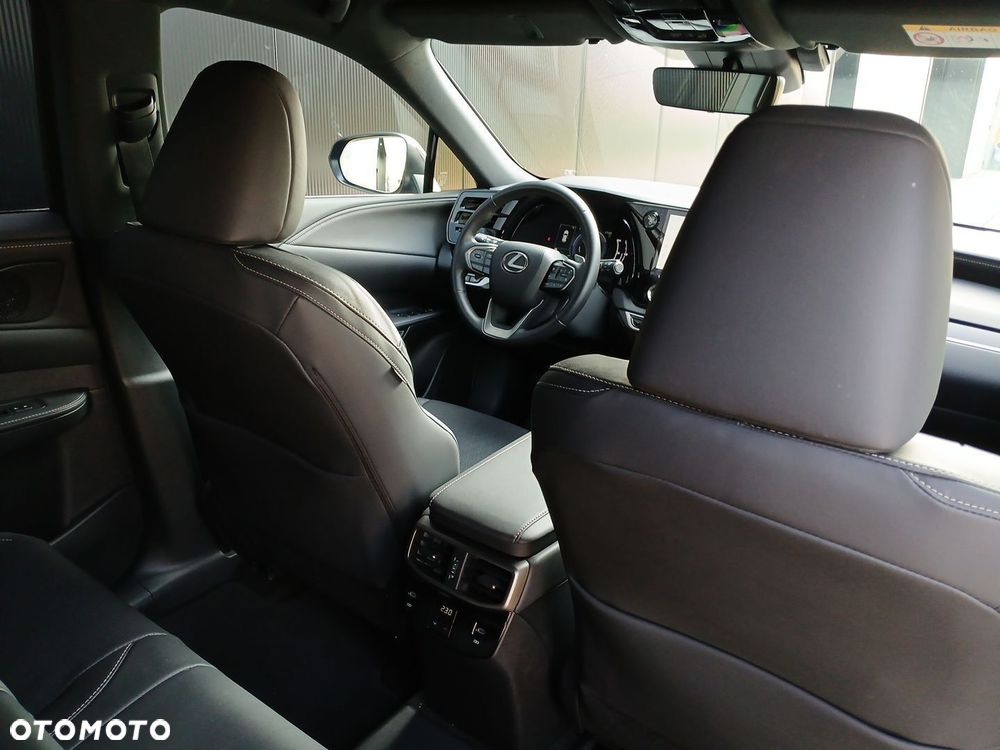 Lexus RX 450h+ Prestige - 29