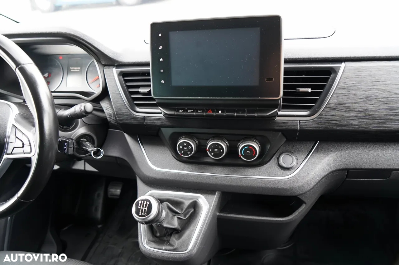 Renault TRAFIC III / AUTOBUZ / 9 LOCURI / 2022 / PRIMUL PROPRIETAR / REVIZAT - 28