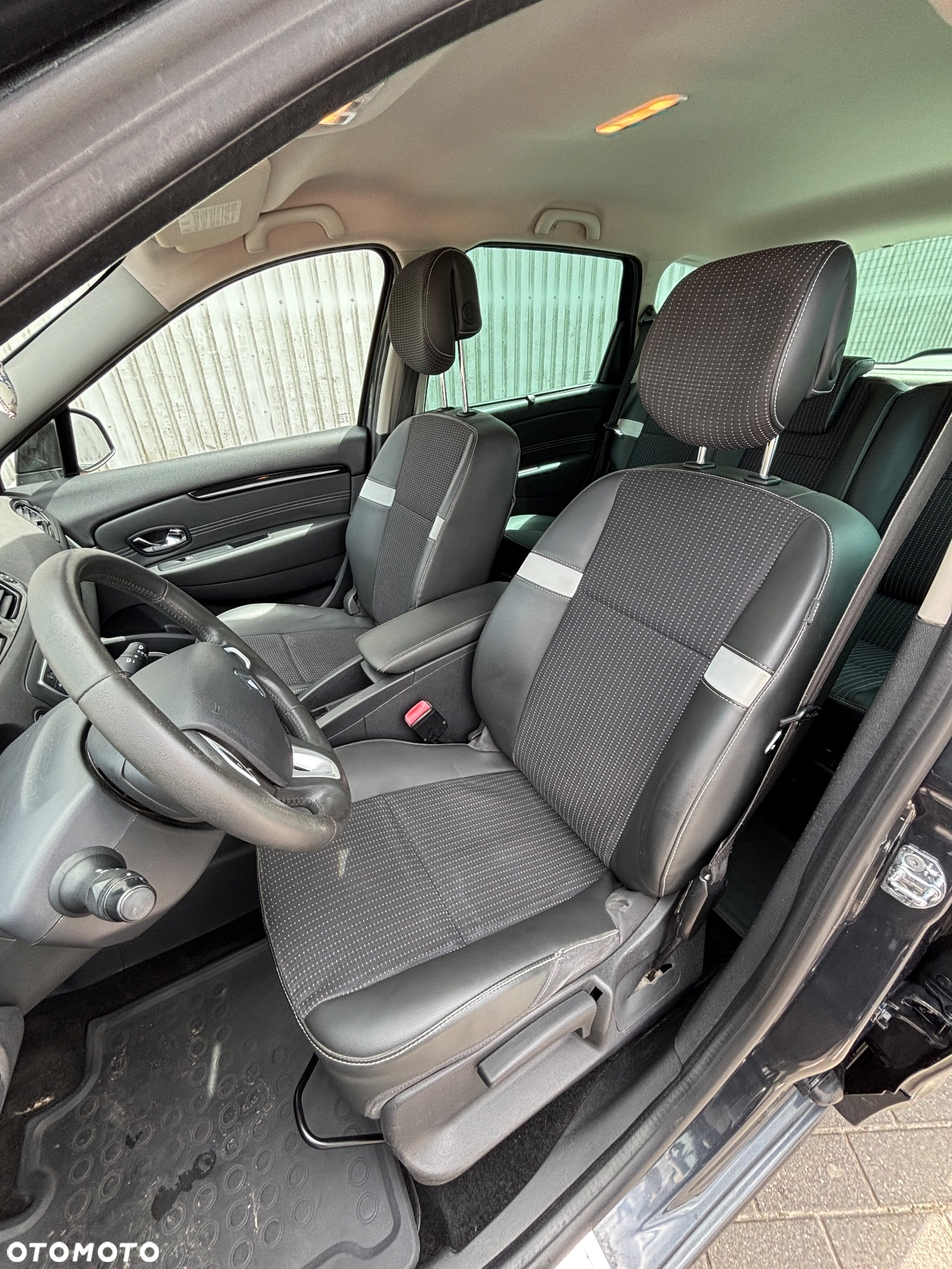 Renault Scenic 1.5 dCi Authentique - 17
