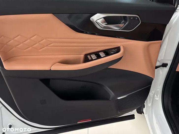 BAIC 7 1.5T Luxury DCT - 14