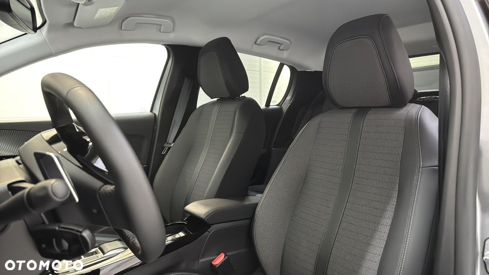 Peugeot 208 1.2 PureTech Allure S&S EAT8 - 11