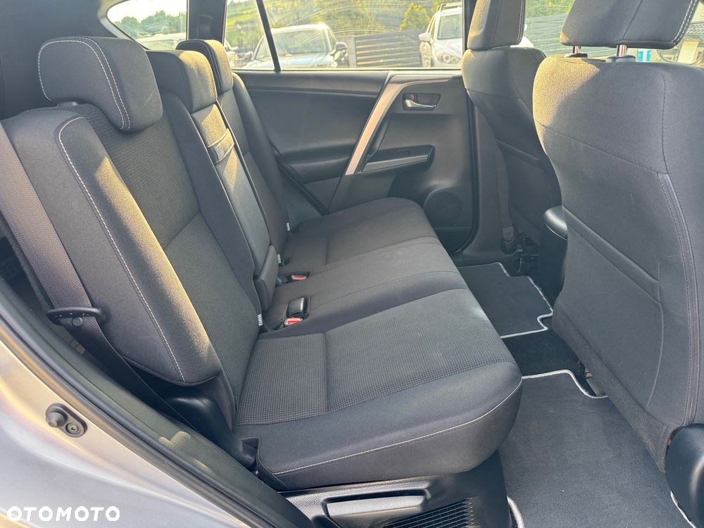 Toyota RAV4 Hybrid Premium 4x2 - 18