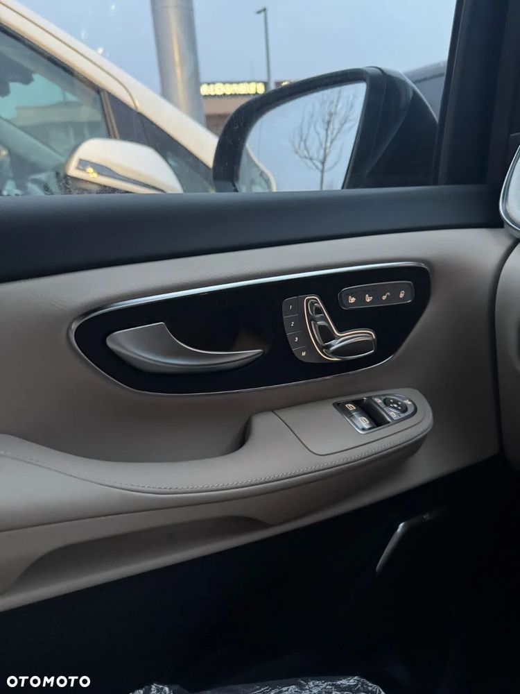 Mercedes-Benz Klasa V 300 d 4-Matic 9G-Tronic Exclusive (d³ugi) - 7