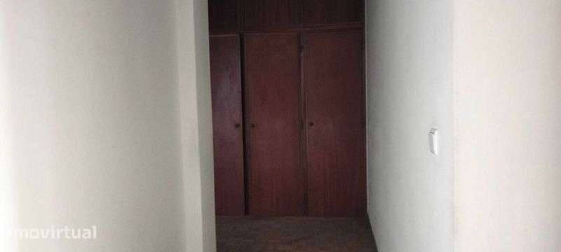 APARTAMENTO T2    para venda   São João da Talha      Vista Rio - Grande imagem: 5/9