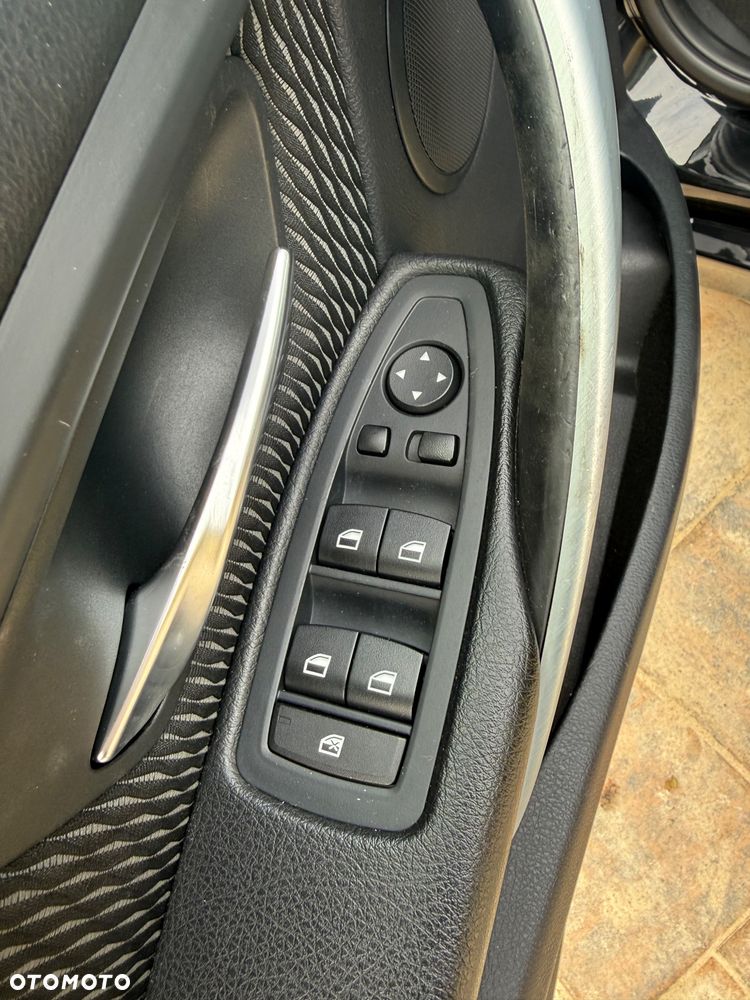 BMW Seria 3 - 33