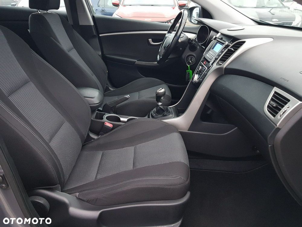 Hyundai i30 1.4 Classic + - 17